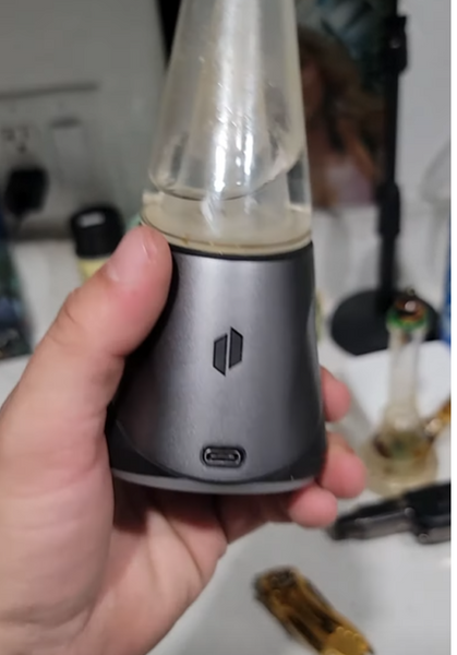 Puffco peak pro not holding the charge