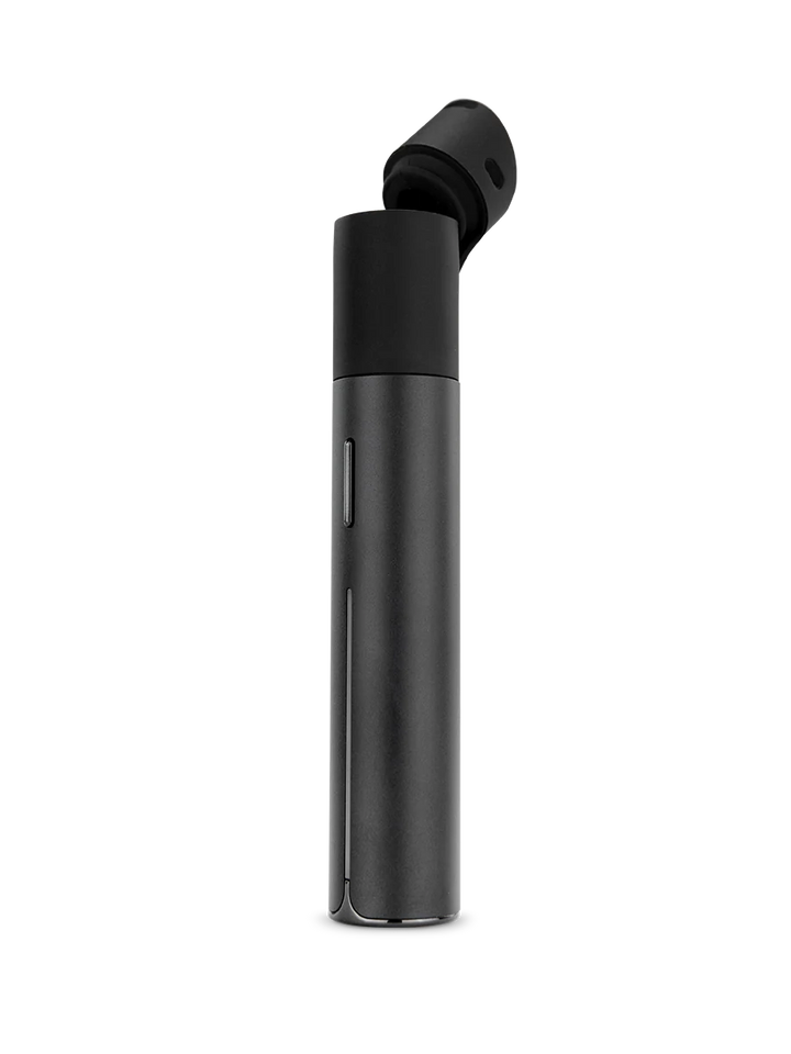 Puffco Pivot Onyx – mouthpiece open showing vapor pathway and precision airflow design.