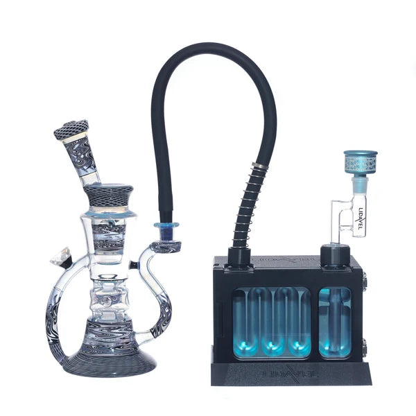 Lidavel The Box connected to a 14mm bong using the short hookah hose