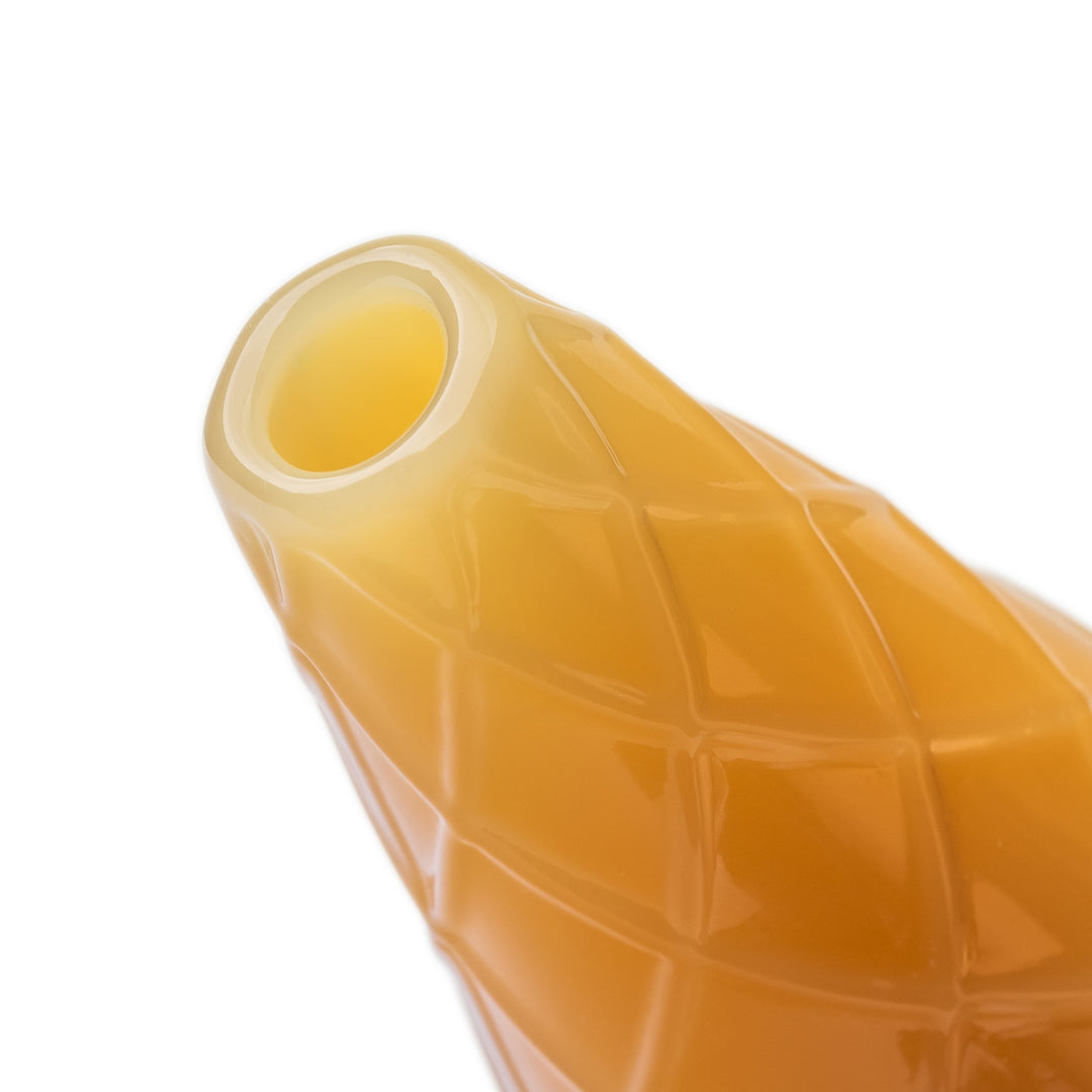 Close-up of the BigFun! Ice Cream Peak Top mouthpiece showing the borosilicate wall thickness