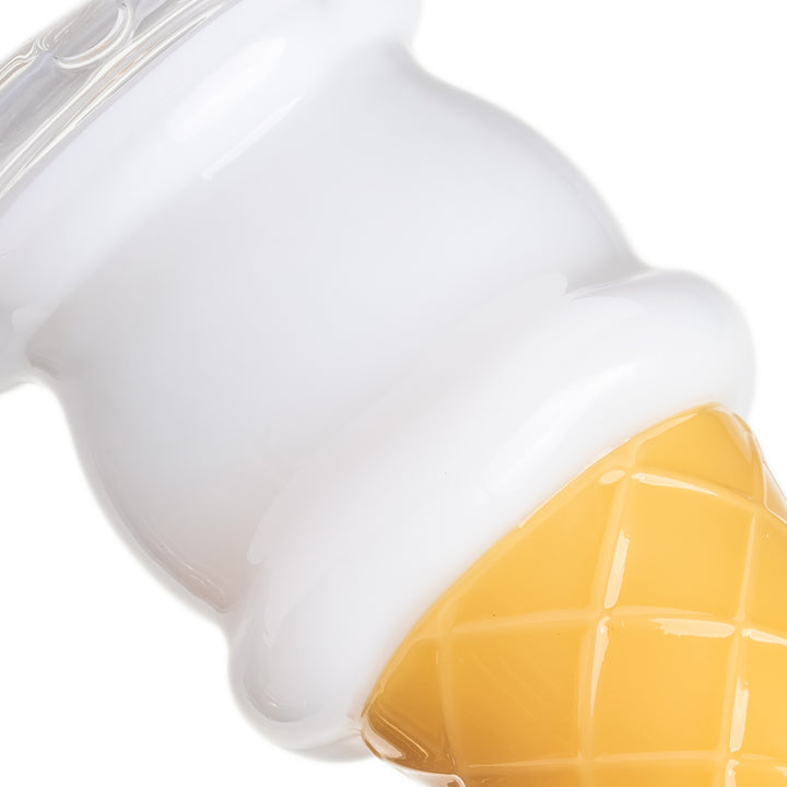 Detail of the cream-white swirl on the Vanilla BigFun! Ice Cream Peak Top