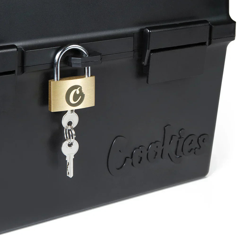 golden gate tackle box inc Tin action latches to keep everything securely in place Shallow Invader Tackle Box -