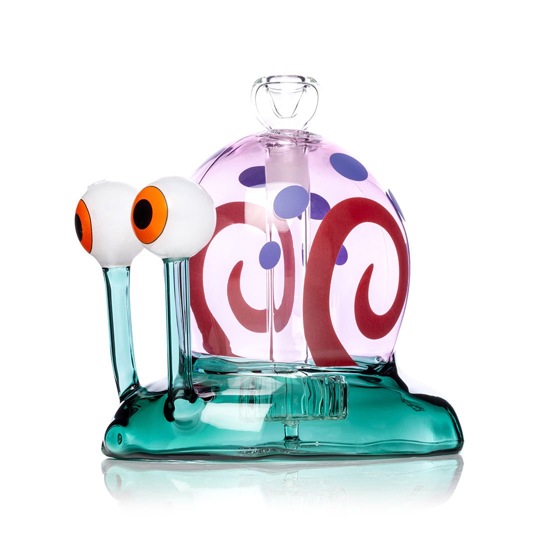 Hemper Snail XL bong at an angle showing the shell swirl and eye stalks