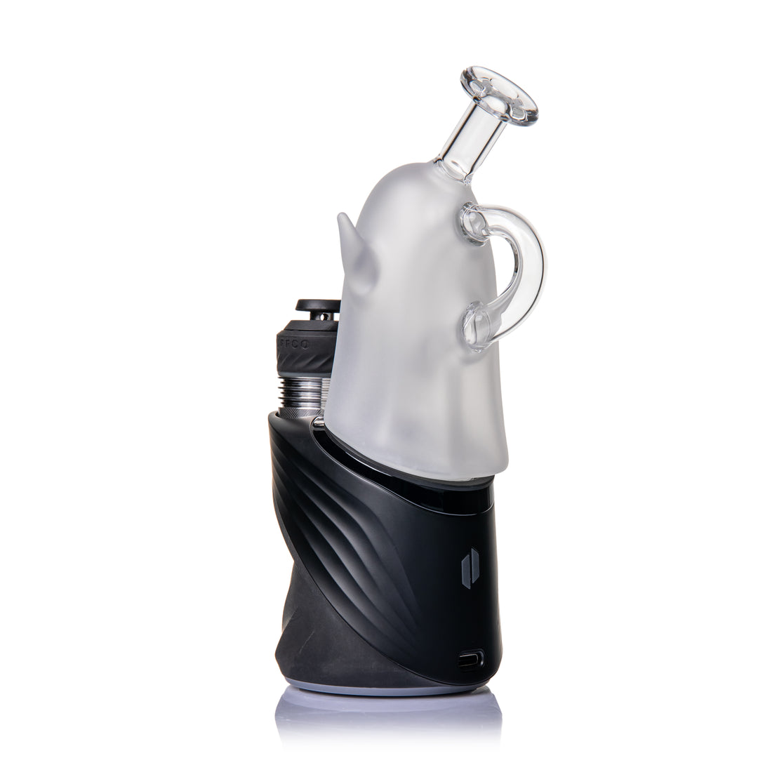 MJ Arsenal Specter Peak Top fitted on a black Puffco Peak, three-quarter view