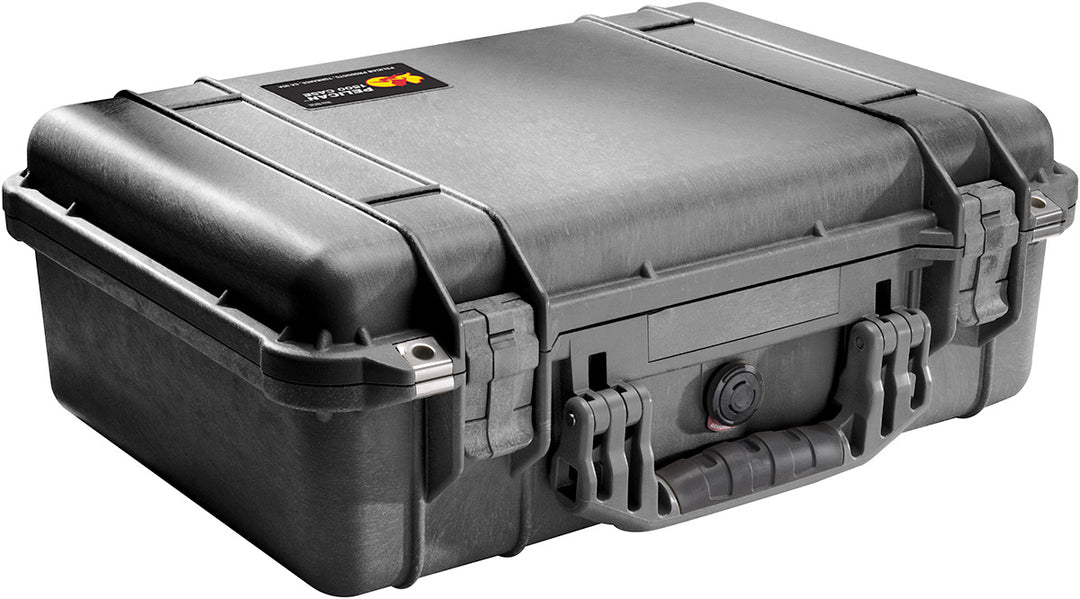 Pelican 1500 crushproof protective case in Black, closed lid view