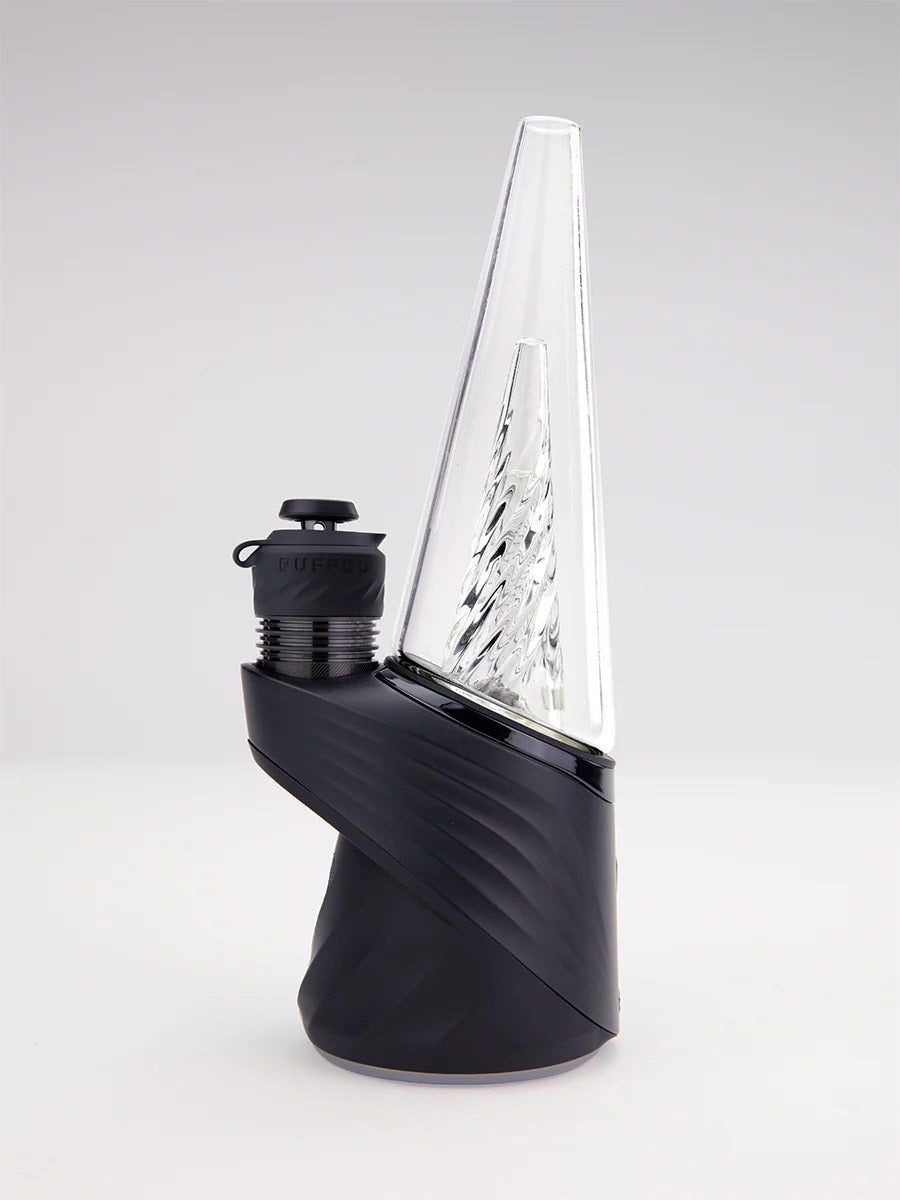 Puffco Peak Pro with Black 3DXL Chamber – all-black setup highlighting flush fit and upgraded chamber size.
