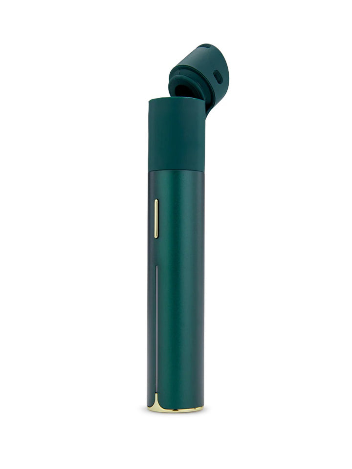 Puffco Pivot Pine – mouthpiece lifted to reveal internal vapor pathway and magnetic lid design.