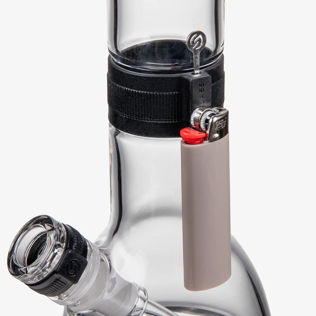 Detail of the magnetic lighter holder on the Onyx silicone neck band of the Softglass Core Bong