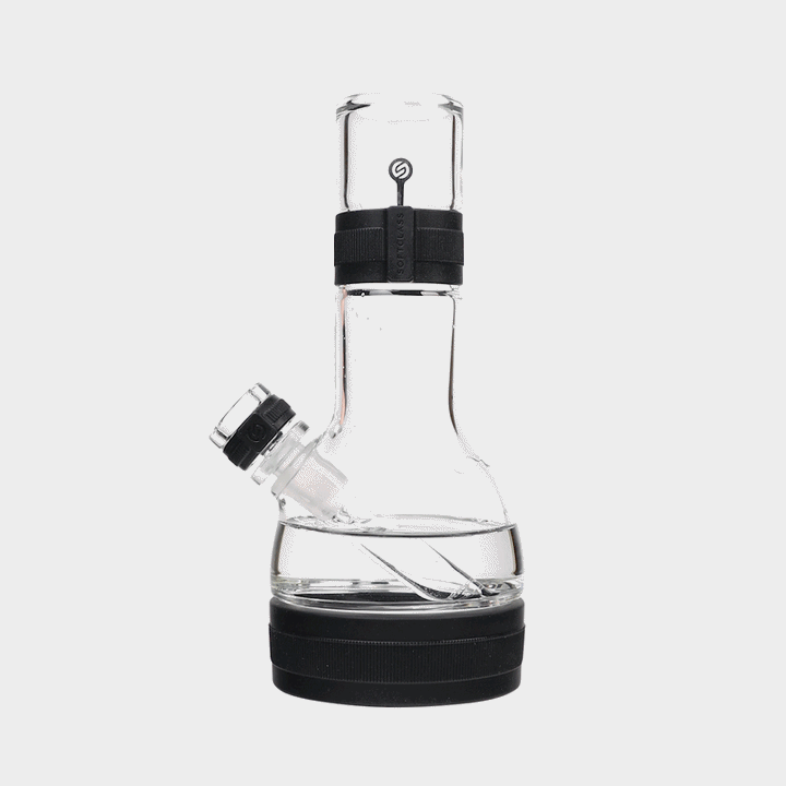 Animation of the Softglass Core Bong in Onyx bubbling as smoke filters through the water