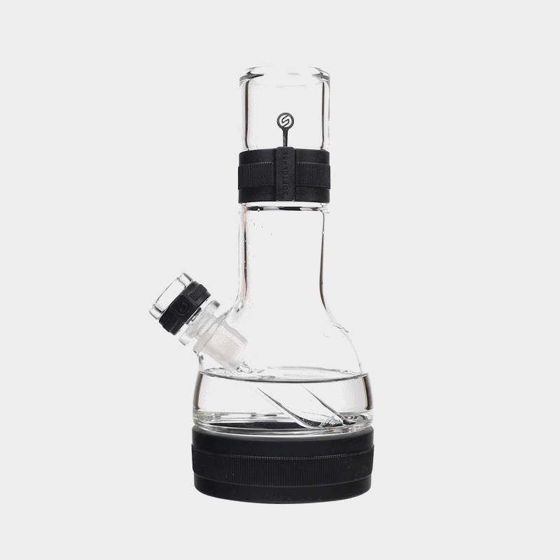 Animation of the Softglass Core Bong in Onyx bubbling as smoke filters through the water
