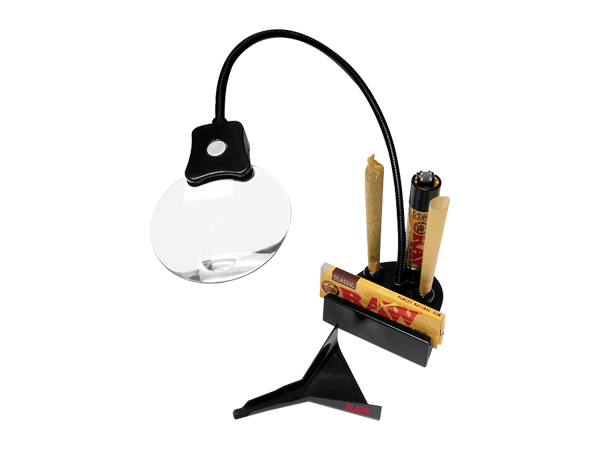 RAW Perspector LED and UV rolling tool with magnification