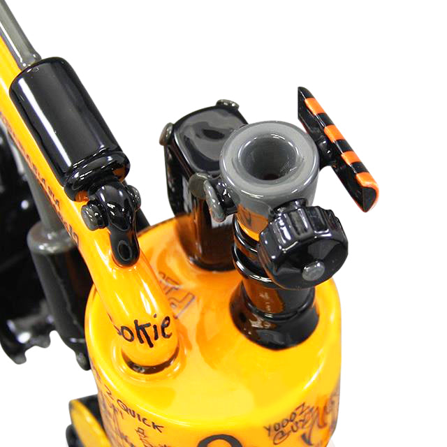 Close-up of the 14mm female joint and removable 8-slit downstem