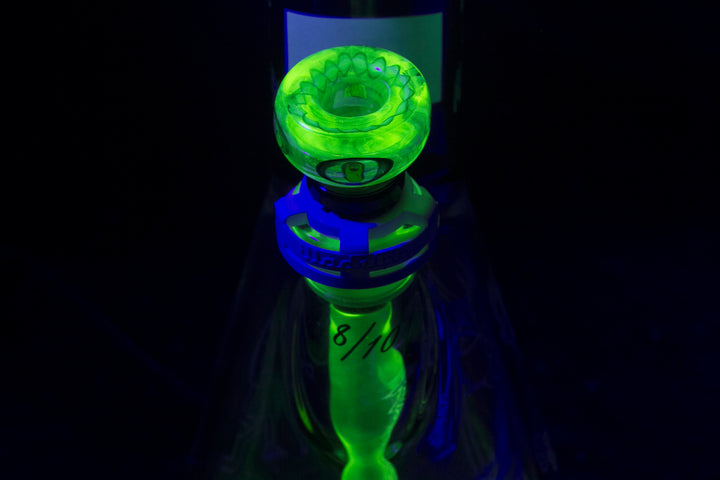Illadelph glass - Rick N' Morty Glycerin Coil Medium Beaker (#8/10) Illuminati glow in the dark bong 