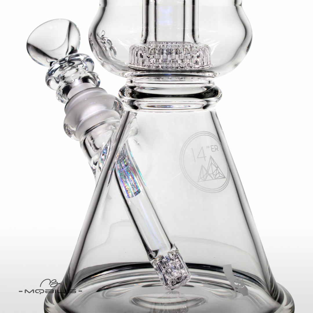 Mobius Glass 14ER beaker bong close-up of welded joint
