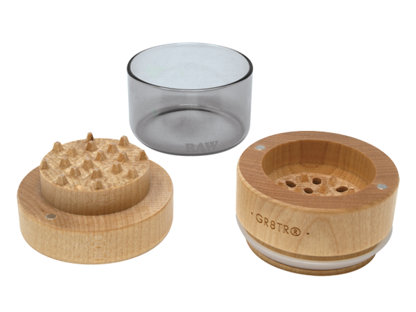 RAW Natural Wood Grinder Black — grinder teeth detail